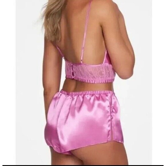 NWT 1X Frederick’s of Hollywood Satin and Lace sleep set. - Picture 2 of 6